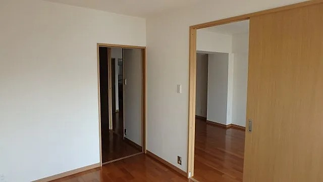 神戸市東灘区岡本４丁目の賃貸マンションの収納