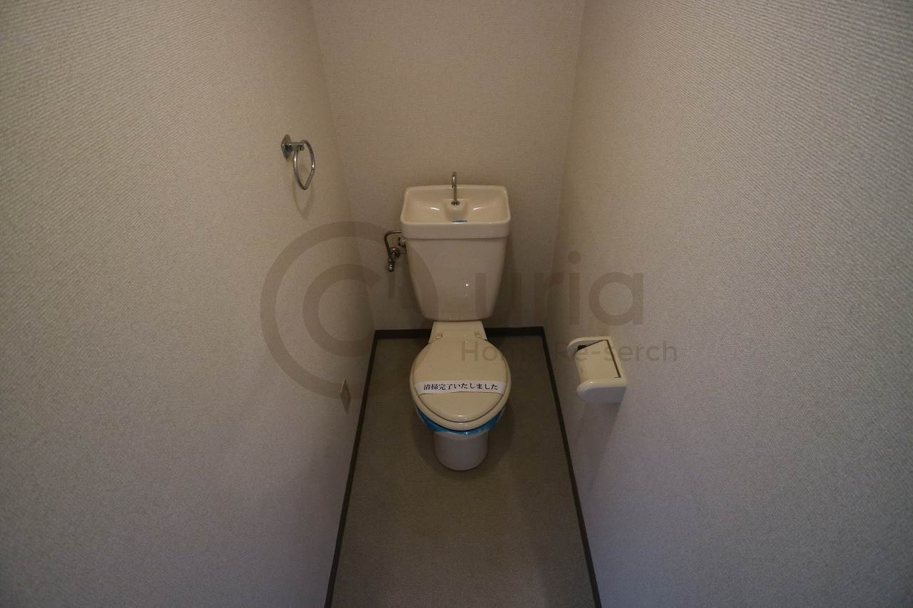 神戸市灘区大石南町１丁目の賃貸マンションのトイレ