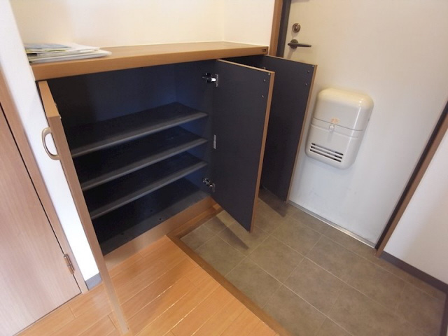 芦屋市津知町の賃貸マンションの収納