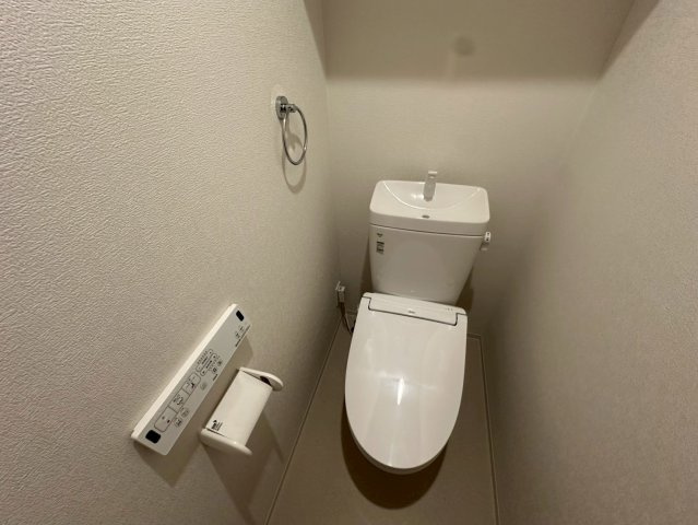 芦屋市翠ケ丘町のアパートのトイレ