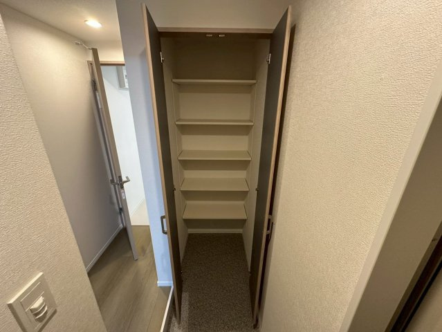 芦屋市翠ケ丘町のアパートの収納