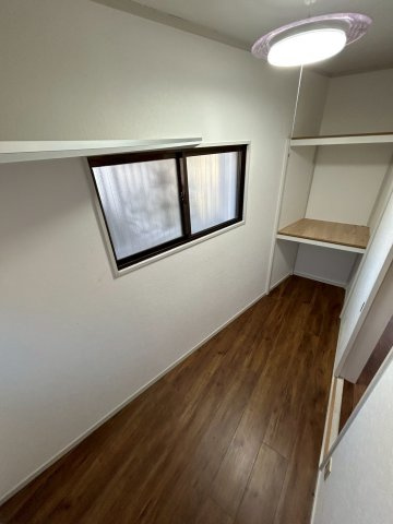 神戸市東灘区岡本１丁目の賃貸マンションの収納