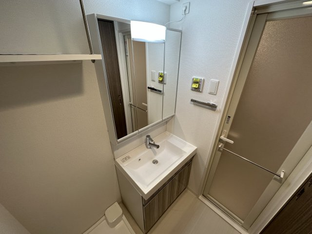 神戸市中央区古湊通２丁目の賃貸マンションの洗面所