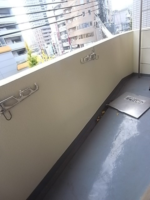 サンビルダー六甲駅前のバルコニー