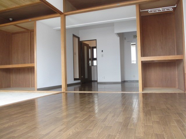 神戸市中央区東川崎町６丁目の賃貸マンションの居間・リビング