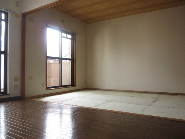 神戸市中央区東川崎町６丁目の賃貸マンションの居間・リビング