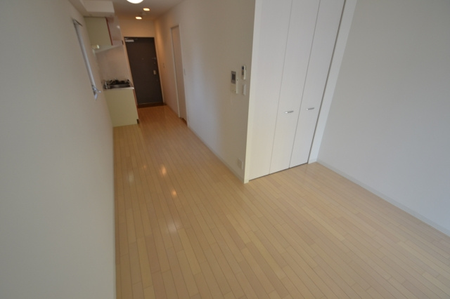 神戸市中央区日暮通４丁目の賃貸マンションの居間・リビング