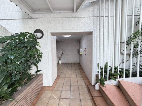 神戸市中央区生田町１丁目の賃貸マンションのエントランス