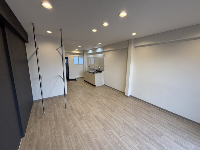 神戸市灘区下河原通３丁目の賃貸マンションの居間・リビング