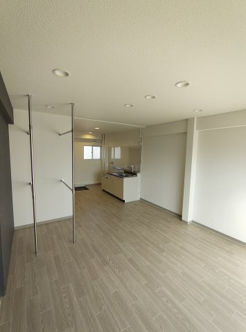 神戸市灘区下河原通３丁目の賃貸マンションの居間・リビング