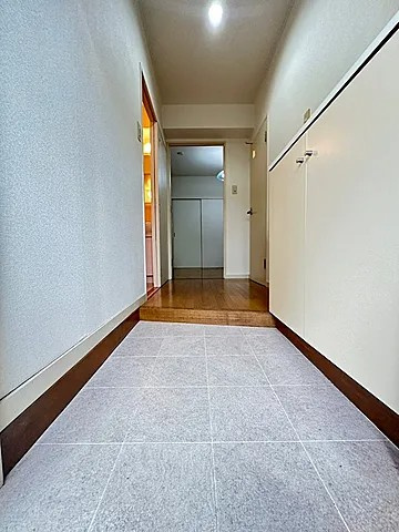 神戸市灘区八幡町１丁目の賃貸マンションの玄関