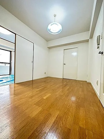 神戸市灘区八幡町１丁目の賃貸マンションの居間・リビング