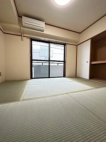神戸市灘区八幡町１丁目の賃貸マンションの居間・リビング