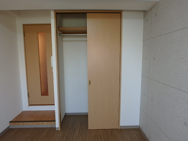 神戸市中央区八雲通２丁目の賃貸マンションの収納