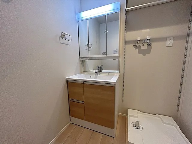 西宮市芦原町のアパートの洗面所