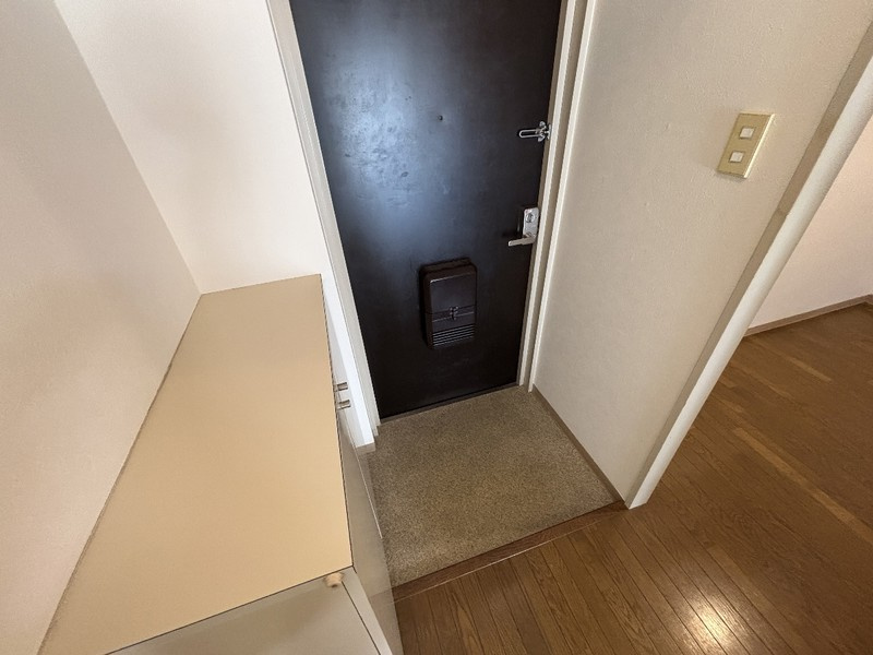 神戸市中央区多聞通５丁目の賃貸マンションの玄関
