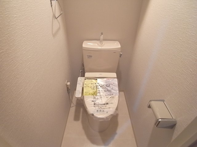 西宮市五月ケ丘の賃貸マンションのトイレ