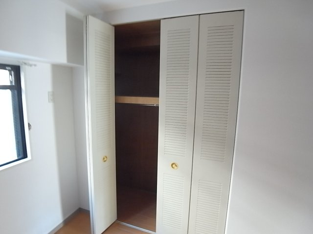 西宮市五月ケ丘の賃貸マンションの収納