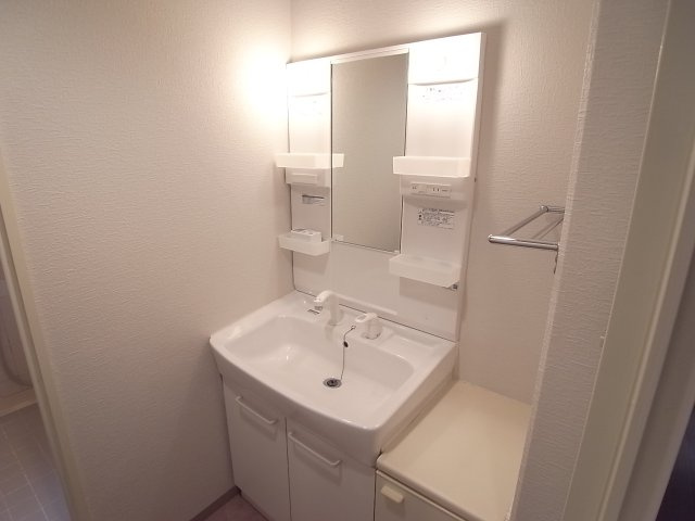 西宮市五月ケ丘の賃貸マンションの洗面所