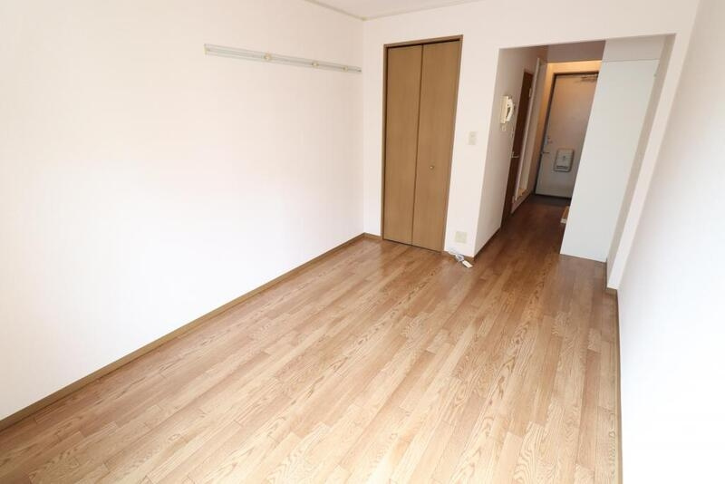 神戸市東灘区御影中町６丁目のアパートの居間・リビング