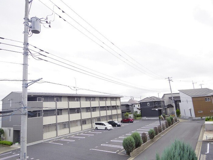 ヴィラージュ学園Aの駐車場