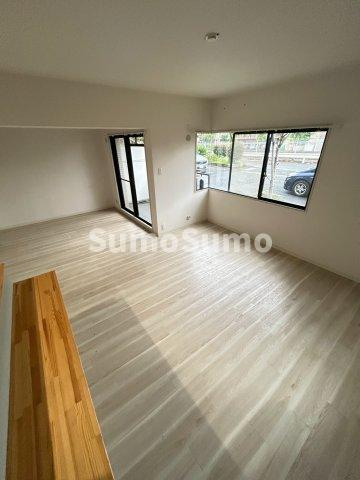芦屋市翠ケ丘町の賃貸マンションの居間・リビング