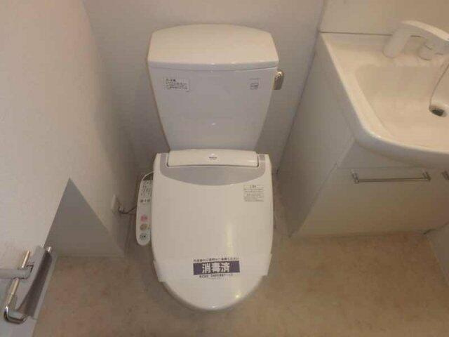 府中市清水が丘１丁目の賃貸マンションのトイレ