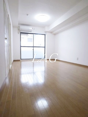 【居間・リビング】 | ピースフル桃丘 | 洋室のお部屋です。