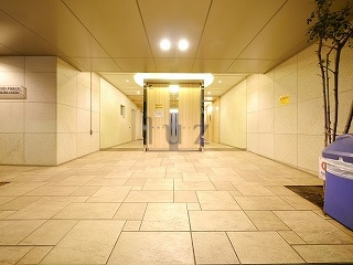 グランフォース横浜関内のエントランス