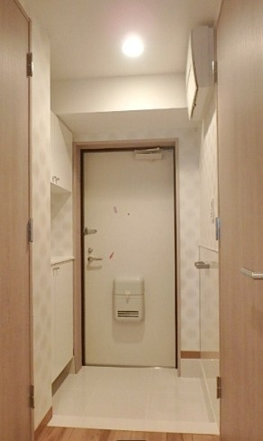 中央区日本橋小伝馬町の賃貸マンションの玄関