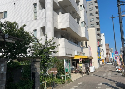 【外観】 | アーバンヒルズ西八王子 | 八王子市八木町に立地する10階建てSRC造マンションです。外観タイル張りで重厚感のある佇まいとなっております。中央線西八王子駅徒歩13分で通勤通学に好アクセス。ぜひ現地にて実際の建物をご確認ください。