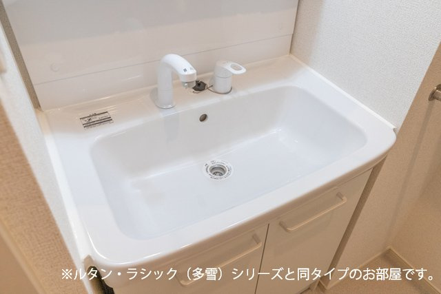 グラン　アクシス　Ⅱの独立洗面台|シャワー洗面台（参考室内写真ルタン・ラシック（多雪）と同タイプ）