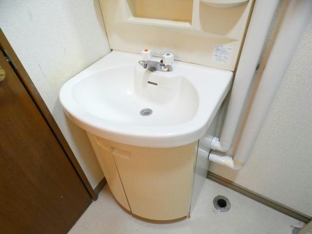 釧路市貝塚２丁目のアパートの洗面所