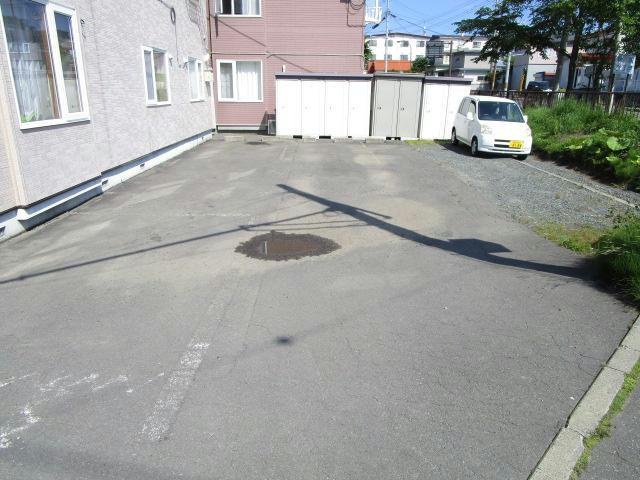 釧路市貝塚２丁目のアパートの駐車場