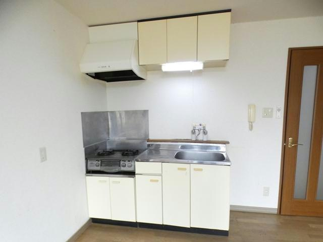 釧路市貝塚２丁目のアパートのキッチン