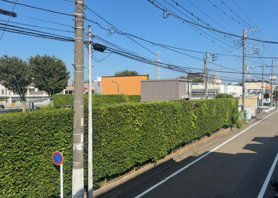 【展望】 | ホーユウコンフォルト相模原 | 眺望の良さを楽しめるダイニングキッチンで家族団らんの時間を過ごしてはいかがでしょうか。バルコニーから見える景色を家族で眺める時間は、時間が経つのを忘れてしまいそうですね。是非、現地を見に行きましょう！