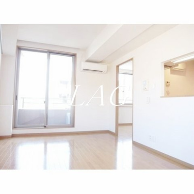 【居間・リビング】 | カーサ・アカマ | 洋室のお部屋です。