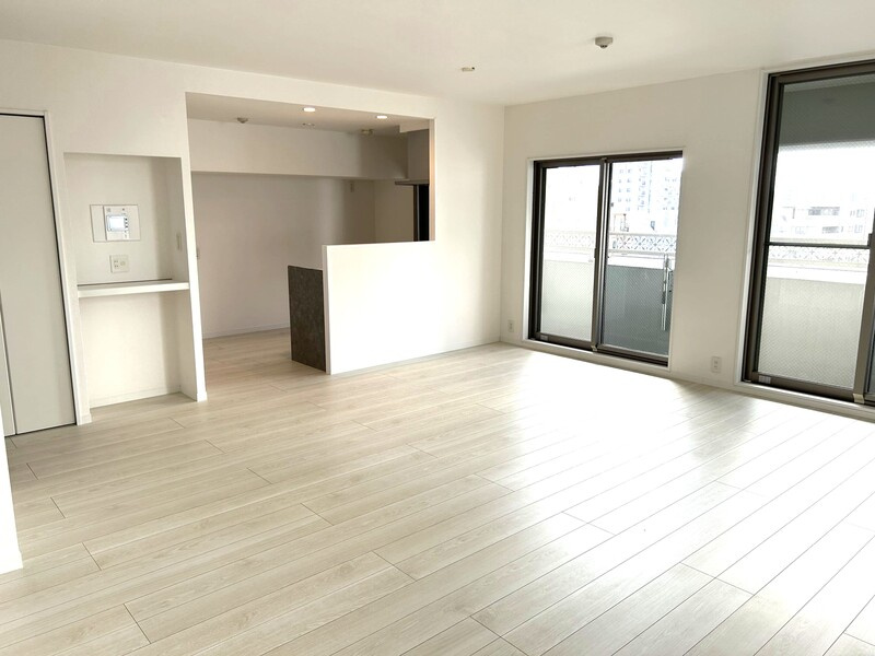 福岡市早良区西新２丁目の賃貸マンションの居間・リビング