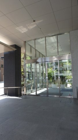 レジディアタワー上池袋タワー棟のエントランス