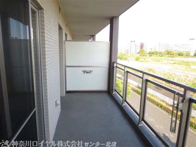 【バルコニー】