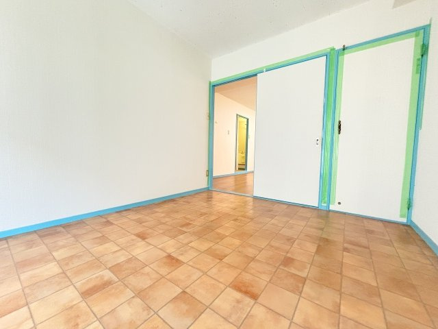 リブランス河村マンションの洋室