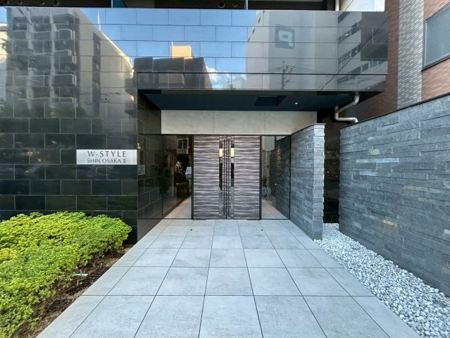 W-STYLE新大阪Ⅱのエントランス