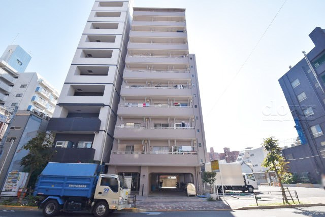 【現況写真】 | 根岸武蔵野マンション | 前面道路と外観の様子です。～即日のご見学可能～　お問合せはお気軽にどうぞ。