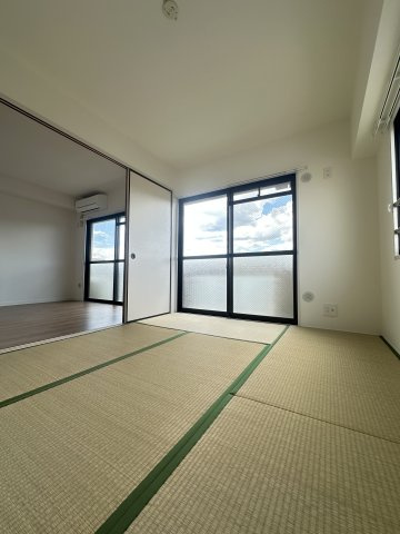 グランドアビタシオン平尾の和室