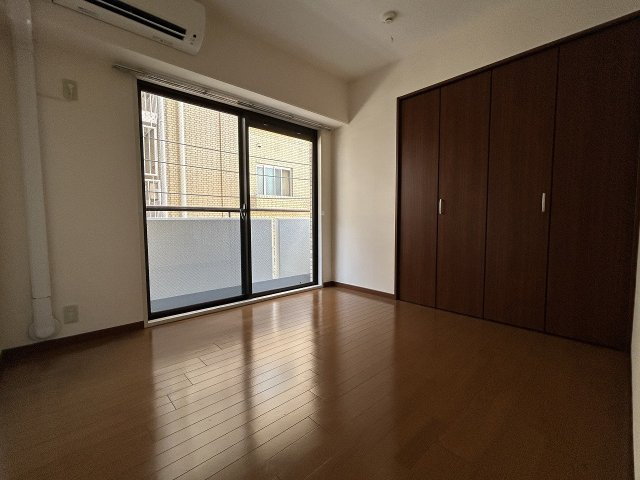 朝日根津八重垣マンションの洋室