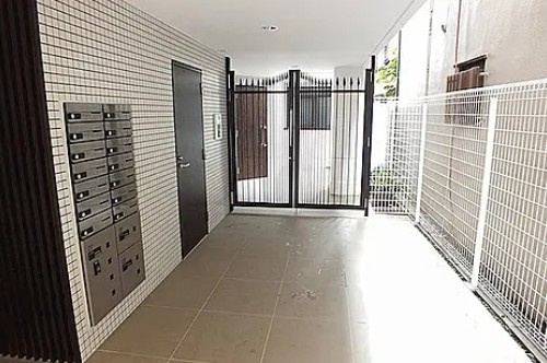 墨田区石原１丁目の賃貸マンションのエントランス