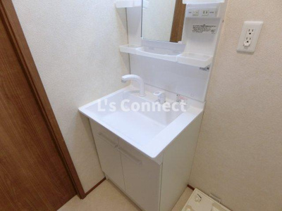 【洗面所】 | クレール築館 | 朝の支度もスムーズな独立洗面台。