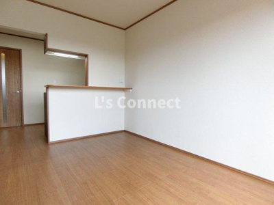 【内装】 | クレール築館 | ３．７帖の洋室は寝室として使えます。