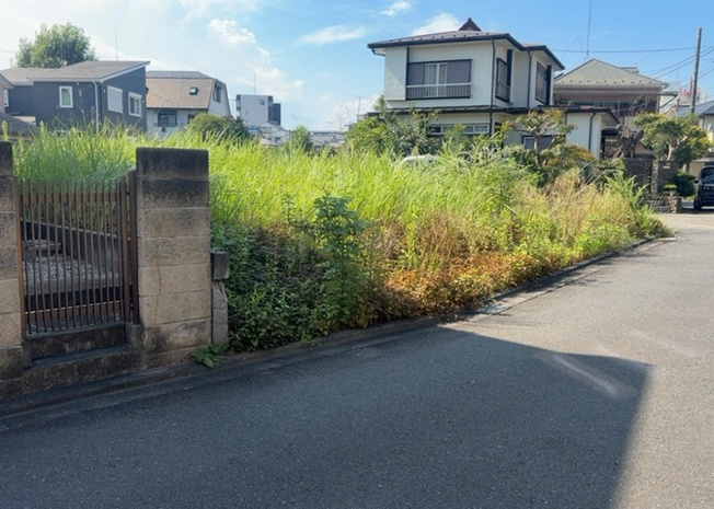 【外観】 | 物件の詳細については、現地を見てわかること以外に、役所や法務局などで調べないとわからないことがあります。そのため、現地に行く場合は、もしこの物件を買ったらどのような生活ができるかをイメージしましょう。
