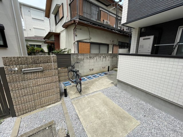 コンフォートレジデンス西新井の駐車場